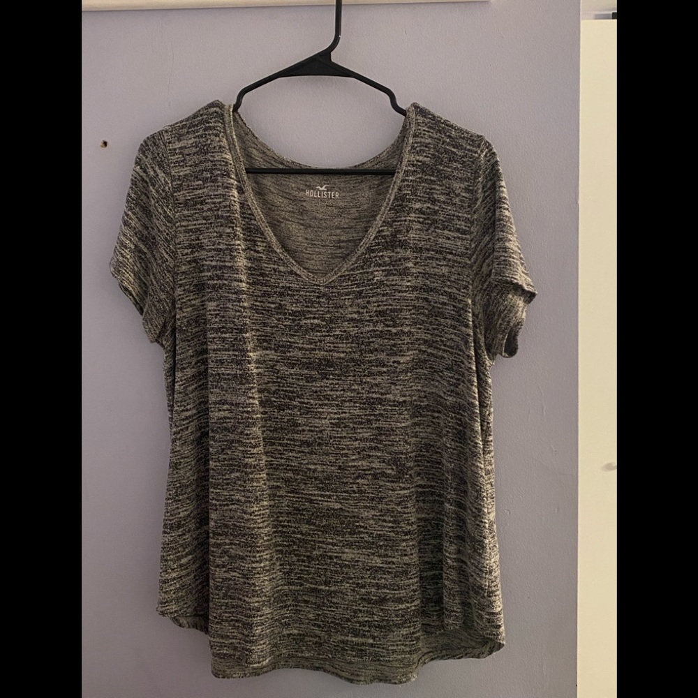 Basic Hollister black and light grey T-shirt